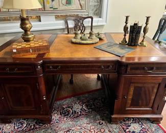 Outstanding executive desk, beautiful leather top