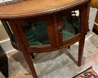 Cute curio side table