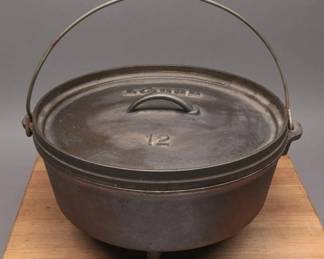 Lodge Cast Iron Dutch Oven with Lid