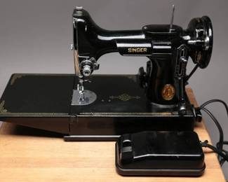 Singer Featherweight 221 Electric Sewing Machine