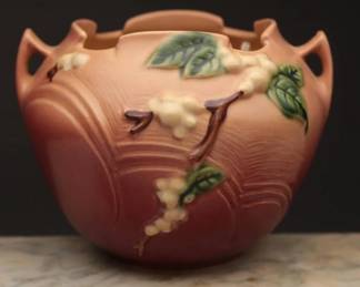 Roseville Pottery Snowberry Rose Bowl, circa 1940s