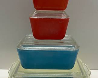 Pyrex Refrigerator Dish Set