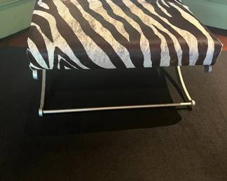 Neoclassical Stool