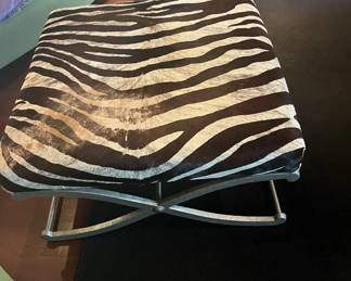 Neoclassical Stool
