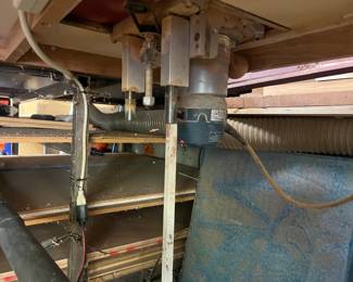 Bottom of inset router