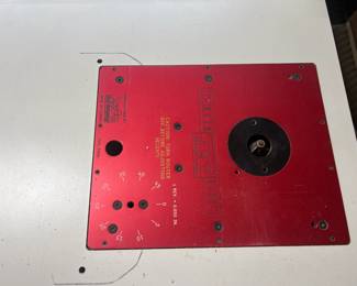 Router inset in table