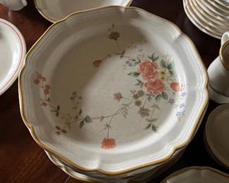 Mikasa Garden Club Silk Bouquet - a full service for 8 with serving pieces