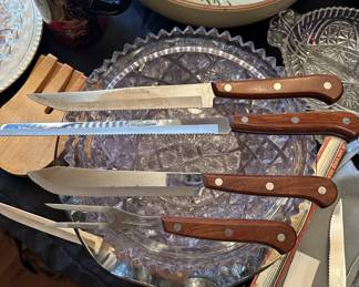Medallion knives