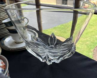 Signed, high-quality Steuben crystal bowl