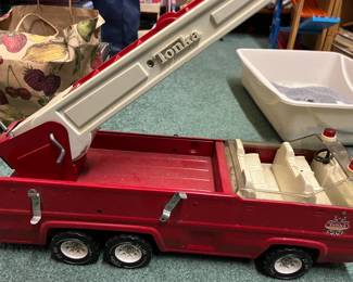 1960's/70's Metal Tonka Fire Truck (1 of 2 Views)