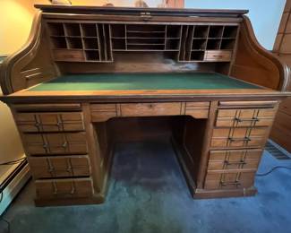 Large Antique Attorney/Bankers Roll Top Desk w/many Pigeon Holes, Slide Outs & Drawers