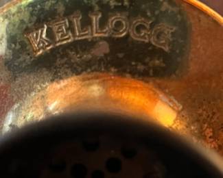Kellogg Mouthpiece on the Antique DiaLess Phone