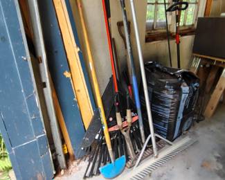 Assortment of Lawn & Garden Tools