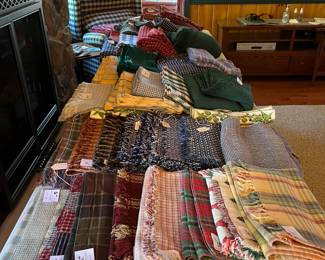 Table of Linens~ Woven Tablecloths, Placemats & Napkins 1 of 2