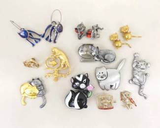 Lot of Cat Themed Brooches etc.