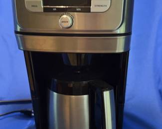 Cuisinart Coffeemaker With Grinder Builtin