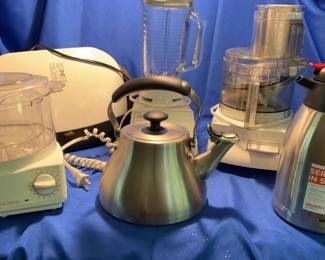 Various Kitchen Appliances 