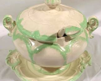 2675 - Tureen w/ underplate & ladle - 11 x 12