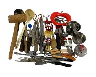 4216 - Assorted Kitchen Utensils