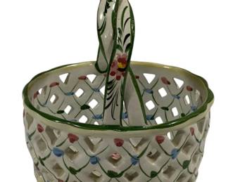 8224 - Reticulated Porcelain Basket 6 x 8 x 5