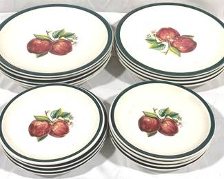 2711 - Lot of 17 Apple Plates - 7.5" & 10" Round