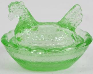 7035 - Miniature Glass Hen on Nest 2x3x2
