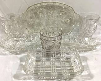 8008 - Lot of 7 Glass Items
