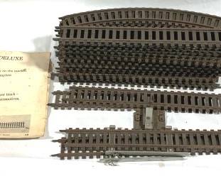 2241 - Vintage Gilbert HO Scale Train Tracks (40 Piece)