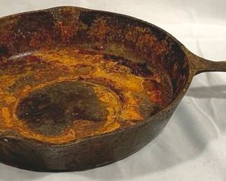 2769 - Cast Iron Pan #8 - 9"