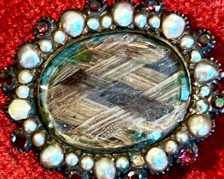 Victorian 10k mourning hair brooch