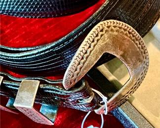Lizard silver buckle belt