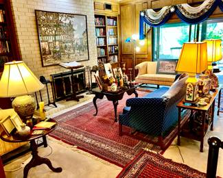 Large living room with 5 rugs alone!