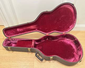 Vintage Gibson Guitar Case, Velvet Lined
Lot #: 22