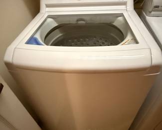  $725
Brand new washing Machine - used less than 5 times -

LG 5.0 cu. ft. Mega Capacity Top Load Washer with TurboDrum Technology
Top Load Washer in White with 4-way Agitator, NeverRust Drum and TurboDrum Technology

$725 
Retails for $1150