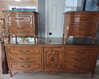 THOMASVILLE Camille Oak French Country Style Long Dresser & 2 Nightstands
