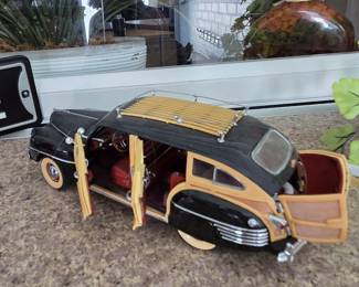 Danbury Mint 1942 Chrysler Town & Country Wagon