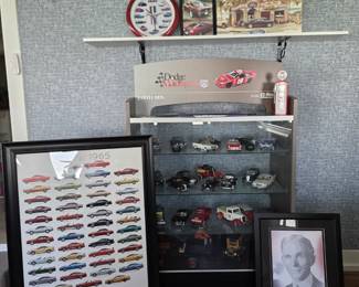 Lot of 39 model cars, framed poster, Ford Mustang clock, Mustang 6-speed gear shifts & more