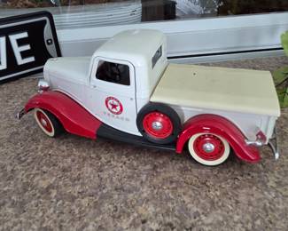 Solido diecast model 1936 Ford V8 pickup
