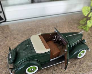 1936 Ford Deluxe Cabriolet
