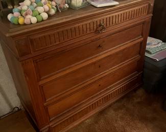 19th century Louis Philippe chest of drawers