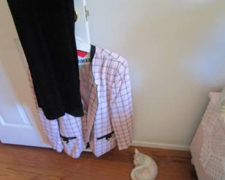 Tons of clothes, more than a department store. Closets PACKED