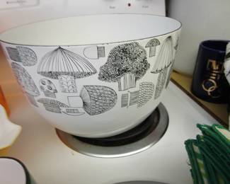 Arabia Finland Kaj Frank enameled mushroom large bowl