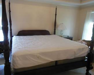 king size poster bed