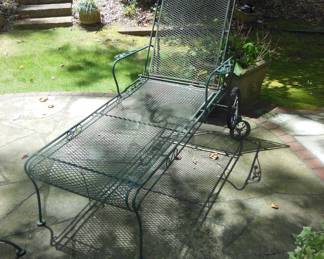outdoor metal lounger back wheels