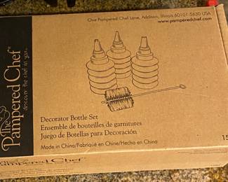 Pampered Chef Decorator Bottle Set