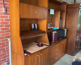 Henderdon Furniture Office Unit breaks down into 4 pieces