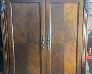 Design Center Armoire