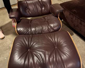 21 C     Eames Chair w/ Ottoman  -  