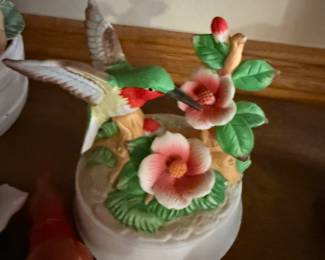 More hummingbirds 
