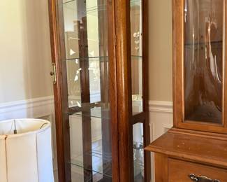 Mirrored curio cabinet 